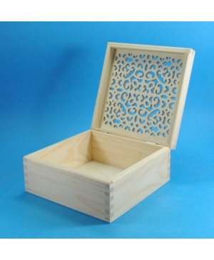 Dėžutė medinė ažūriniu dangteliu, 16.4x16.4x8cm